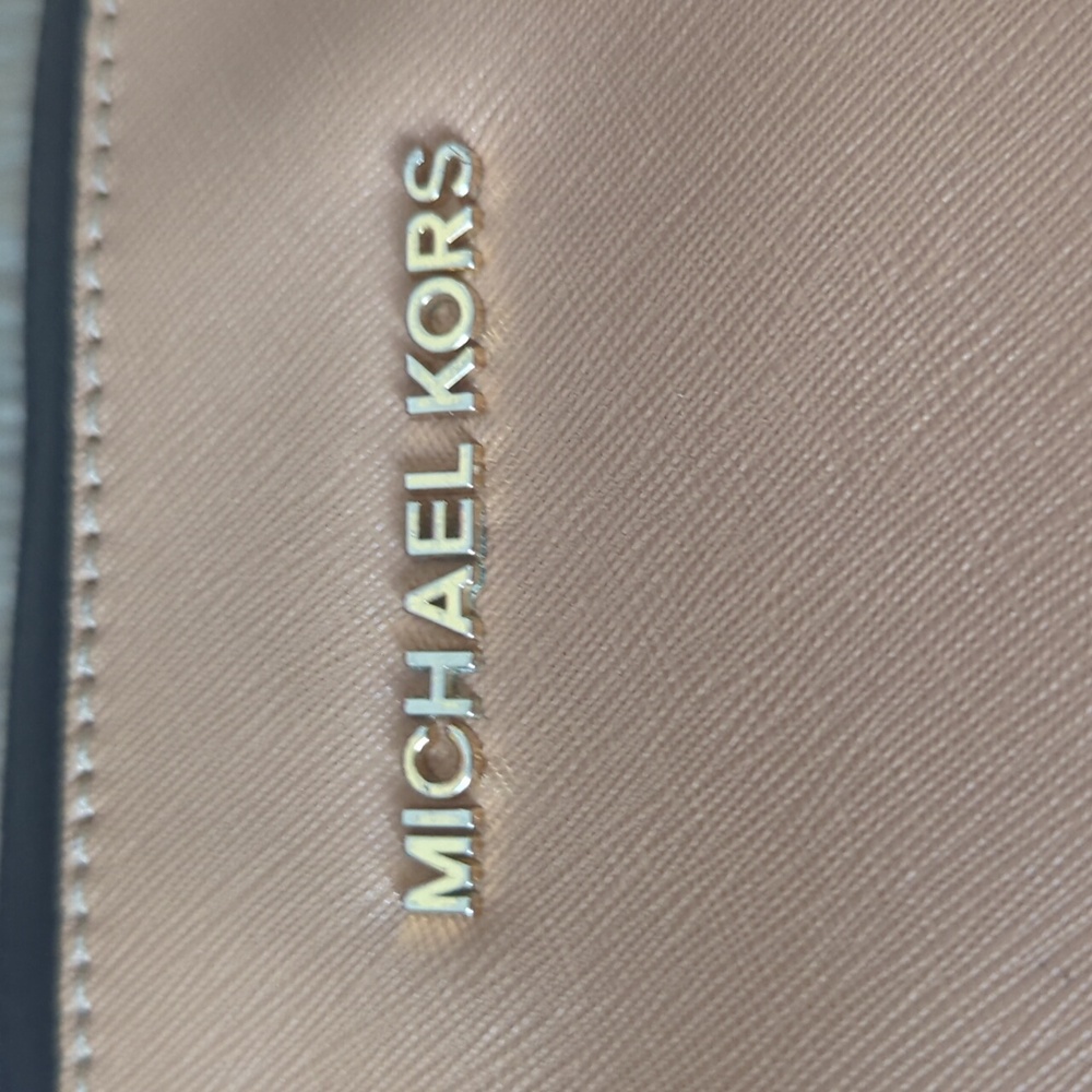 Michael kors crossbody - Picture 3 of 13